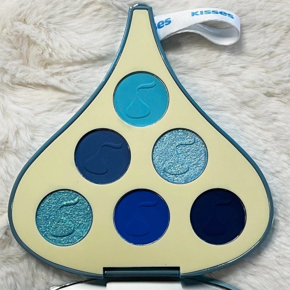 Hershey's‎ KISSES x GLAMLITE Cookies 'N' Creme Palette